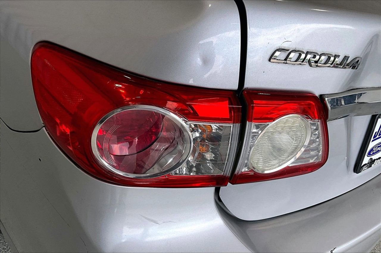 Used 2012 Toyota Corolla LE FWD image 13