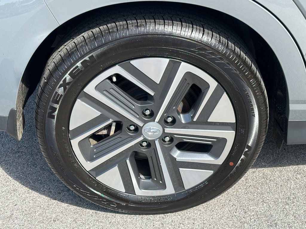 Used 2023 Hyundai Kona Limited FWD image 9