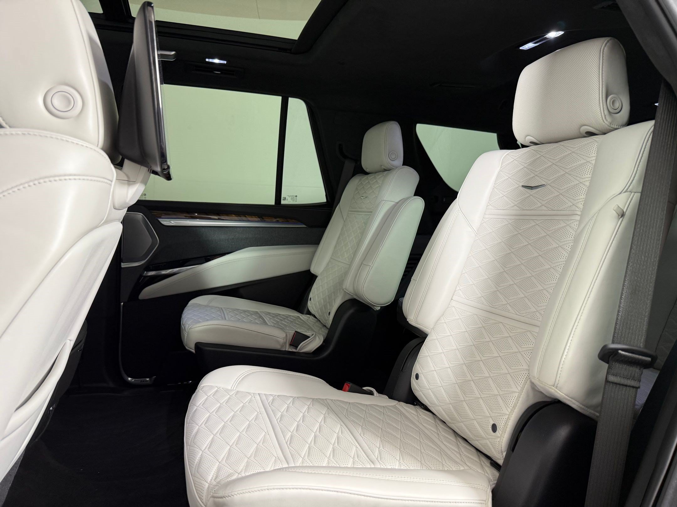 Used 2025 Cadillac Escalade Sport Platinum AWD/4WD image 28
