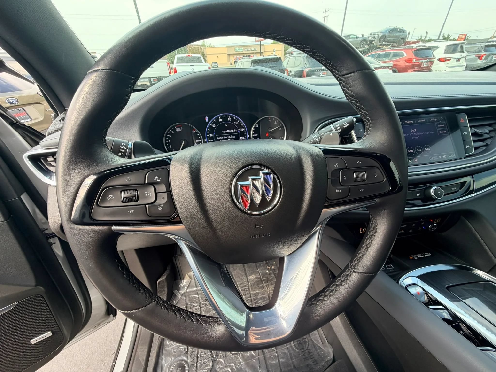 Used 2022 Buick Enclave Premium w/ Surround and Sites Package AWD/4WD image 12