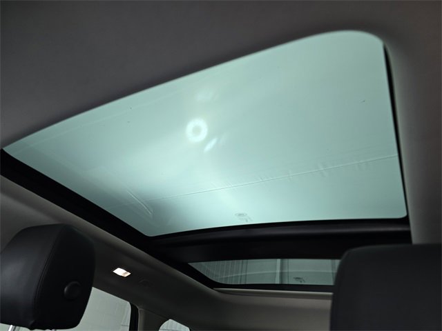 Certified 2023 Land Rover Range Rover Evoque R-Dynamic SE image 30