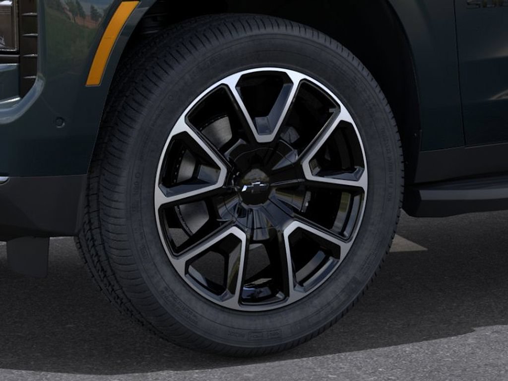 New 2026 Chevrolet Suburban RST w/ Comfort Package AWD/4WD image 9