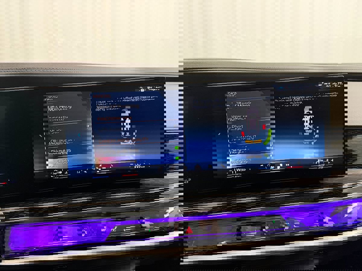 Used 2025 BMW 740i xDrive image 42