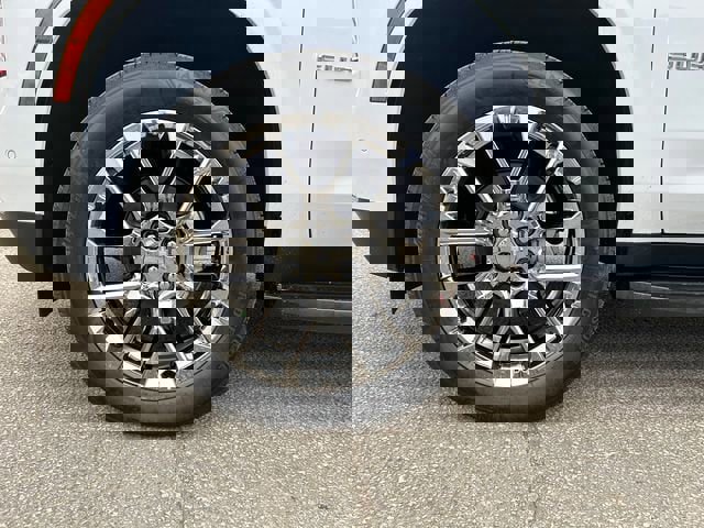 New 2026 Chevrolet Suburban Premier image 10