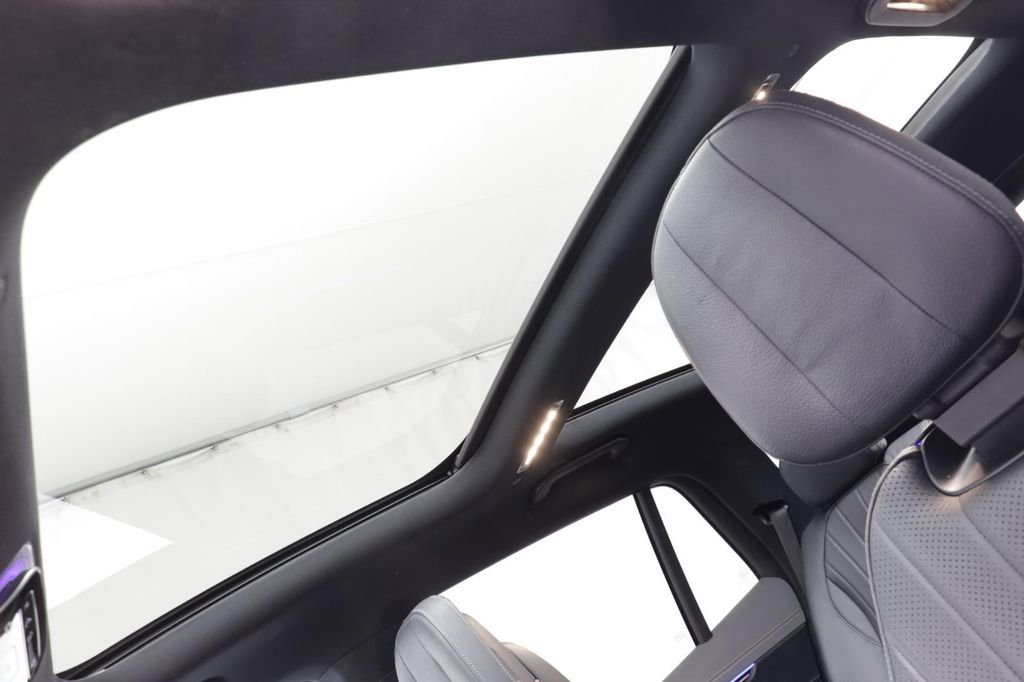 Used 2023 Mercedes-Benz EQS 580 4MATIC SUV image 15