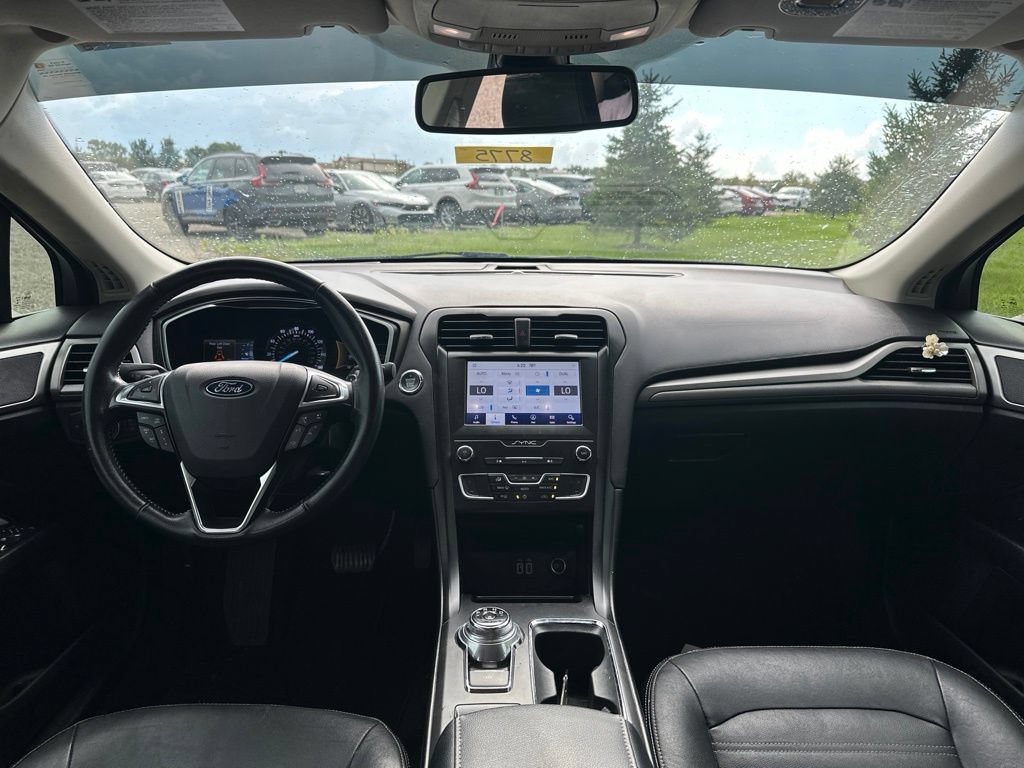 Used 2019 Ford Fusion SE w/ Equipment Group 151A FWD image 16