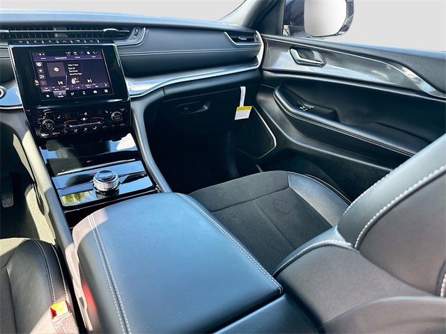 Certified 2023 Jeep Grand Cherokee Altitude image 21