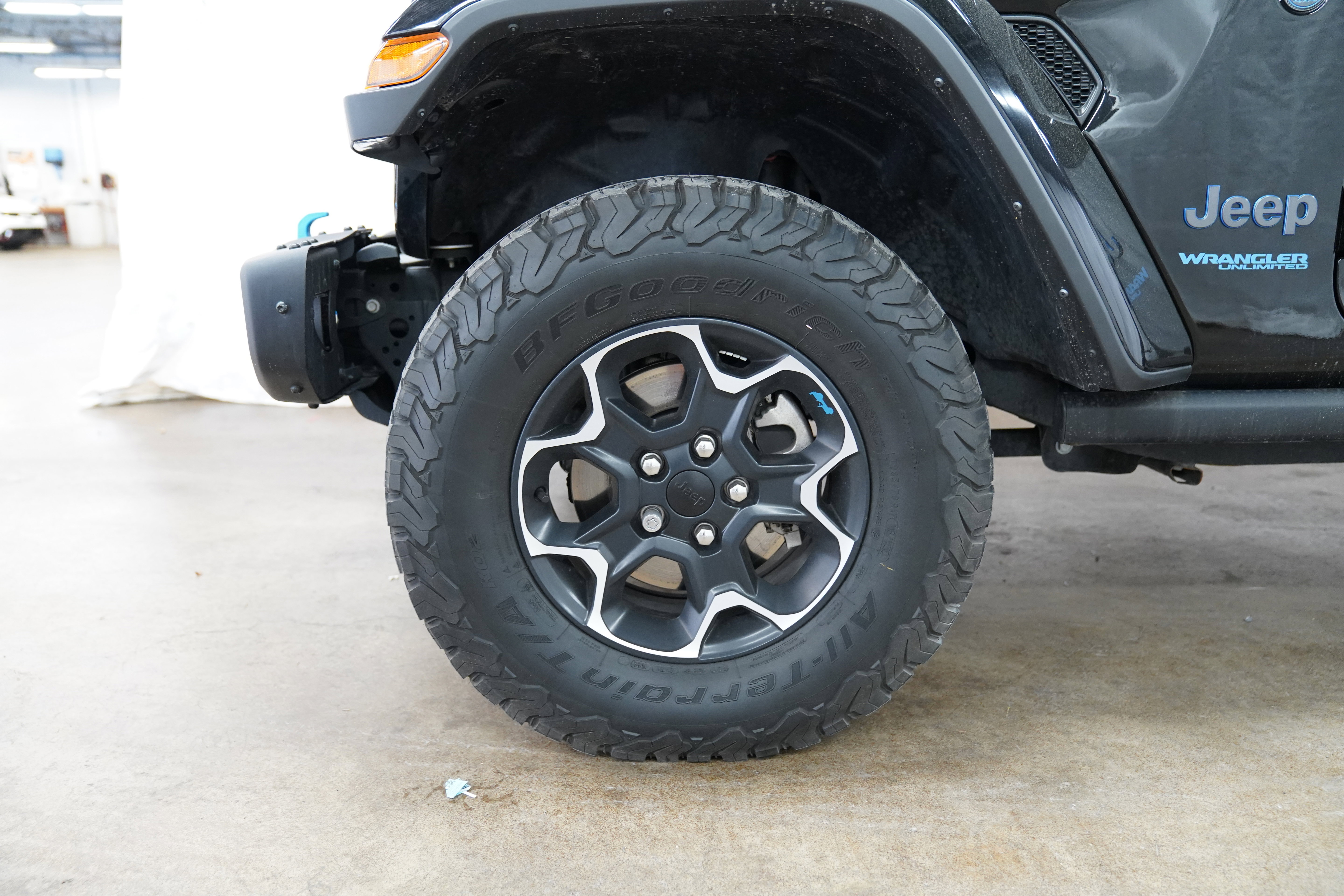 Used 2022 Jeep Wrangler Unlimited Rubicon 4xe w/ Steel Bumper Group AWD/4WD image 14