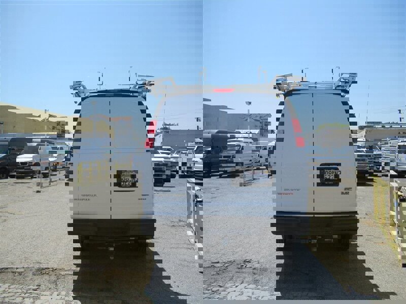 Used 2022 GMC Savana 2500 w/ Driver Convenience Package image 3