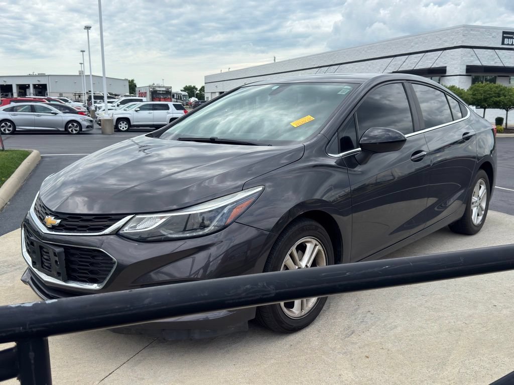 Used 2016 Chevrolet Cruze LT w/ Convenience Package FWD image 3