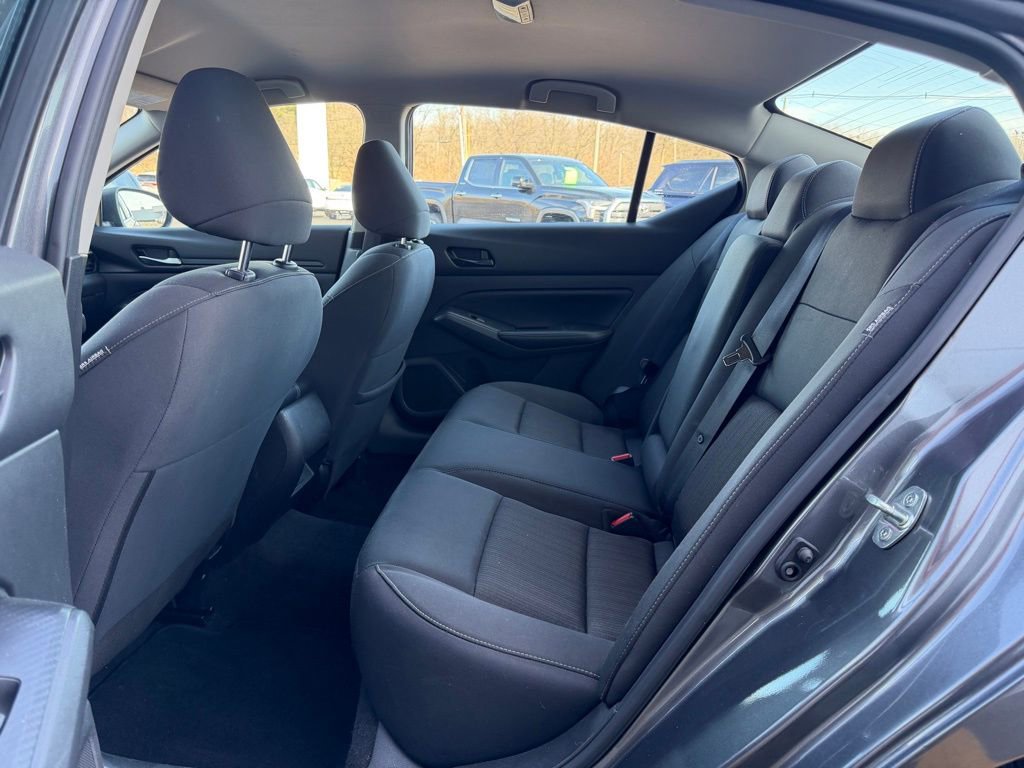 Used 2024 Nissan Altima 2.5 SV image 11