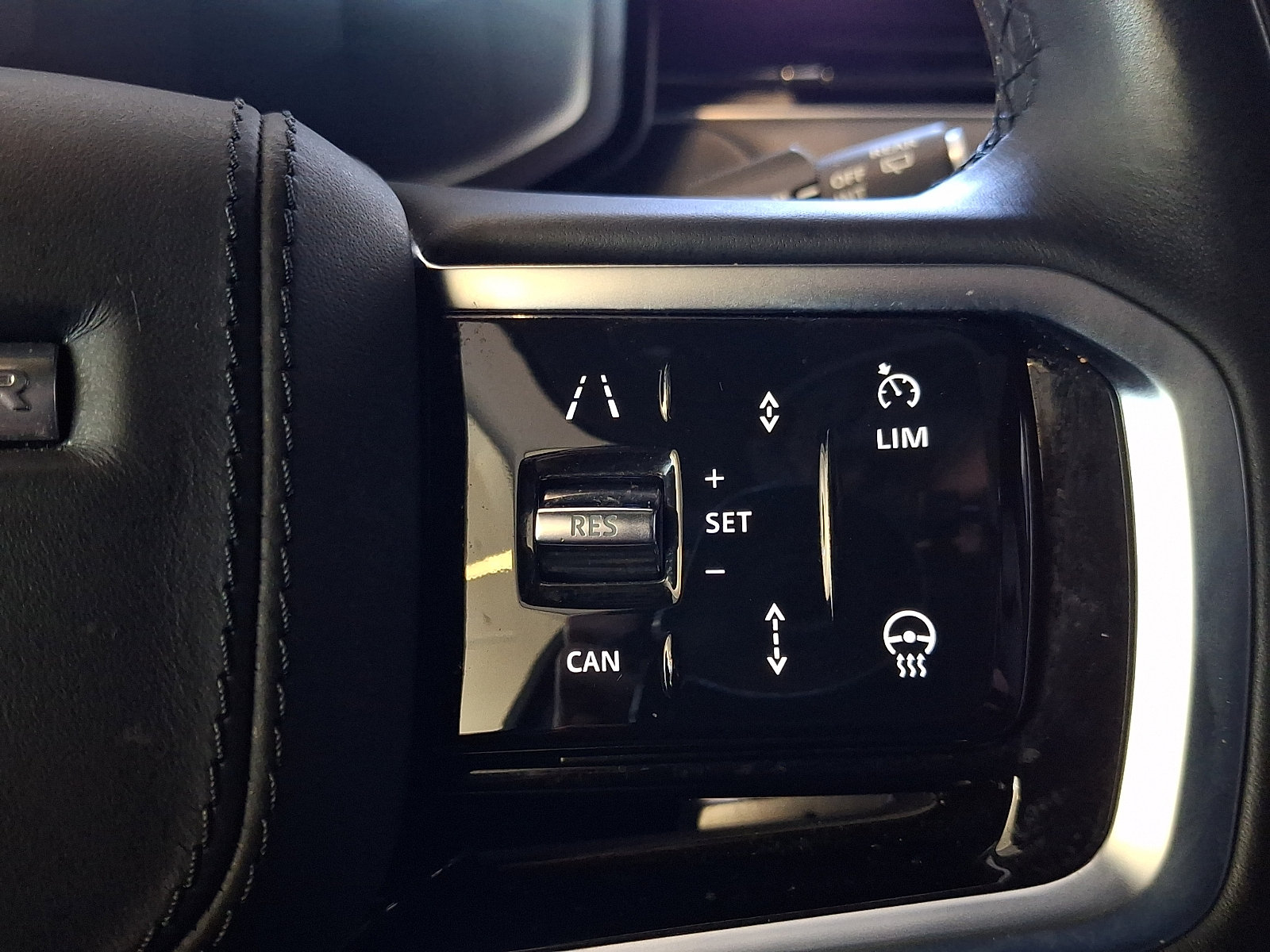 Used 2023 Land Rover Range Rover Sport SE AWD/4WD image 22
