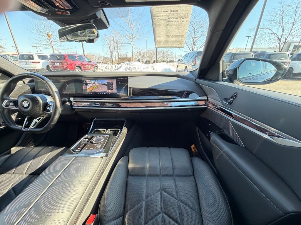 Used 2025 BMW 740i xDrive image 20
