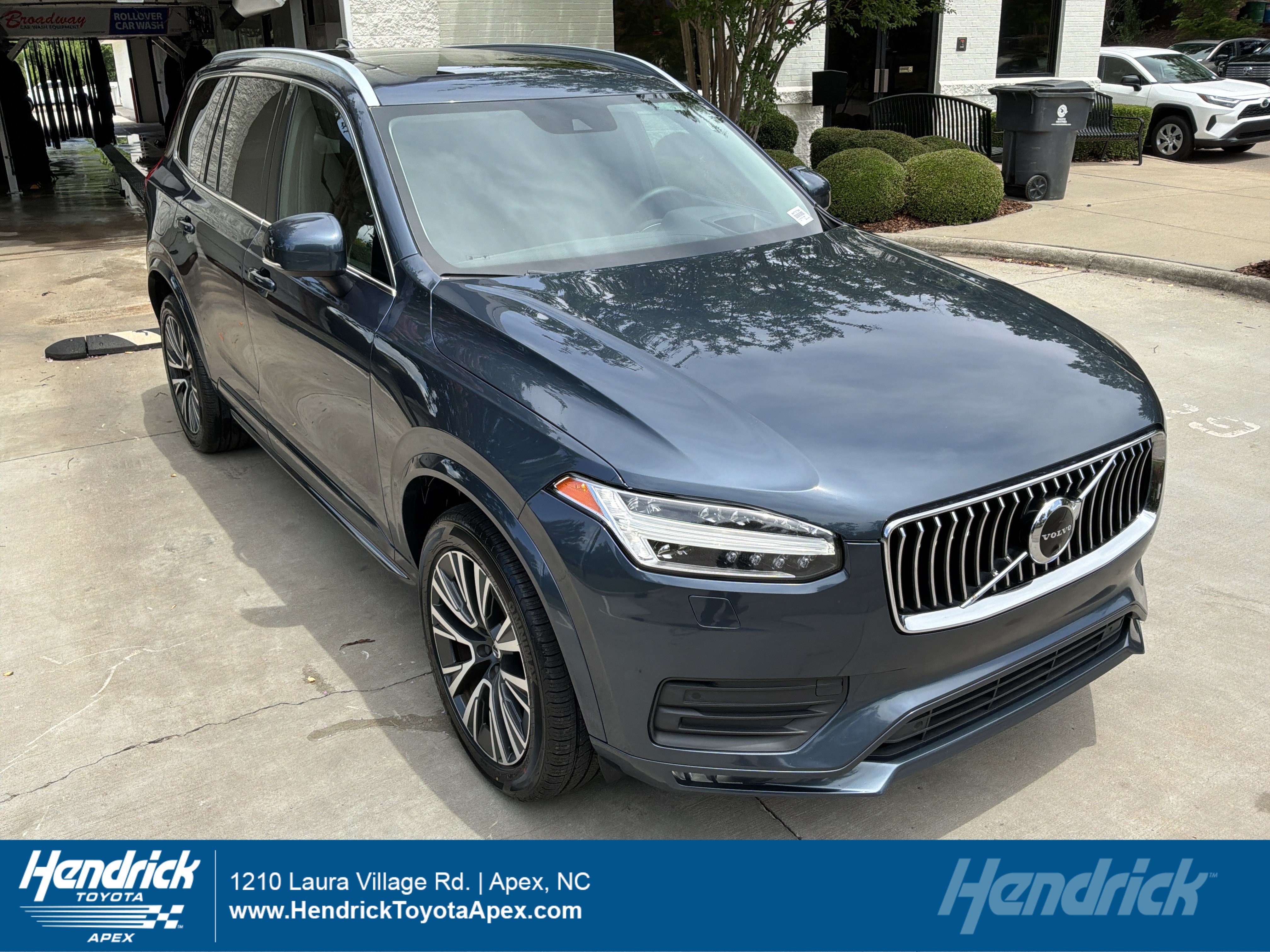 Used 2021 Volvo XC90 T6 Momentum w/ Advanced Package AWD/4WD image 1