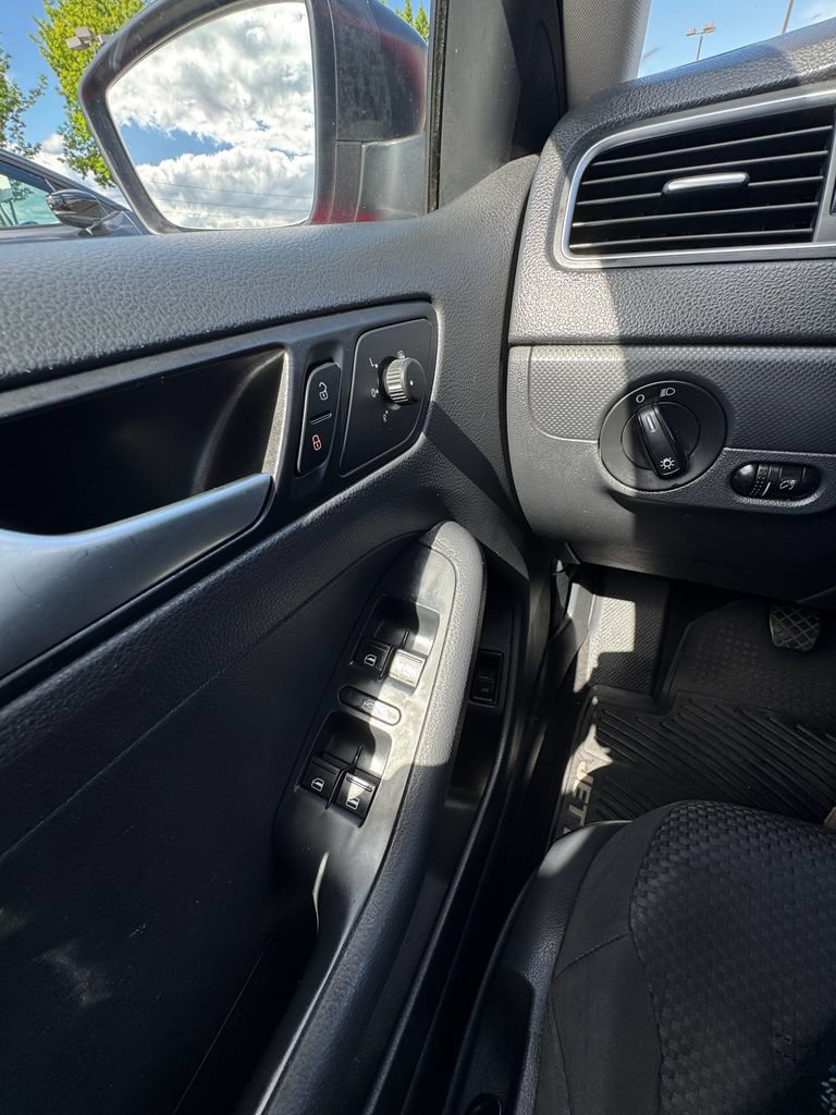 Used 2014 Volkswagen Jetta S FWD image 14