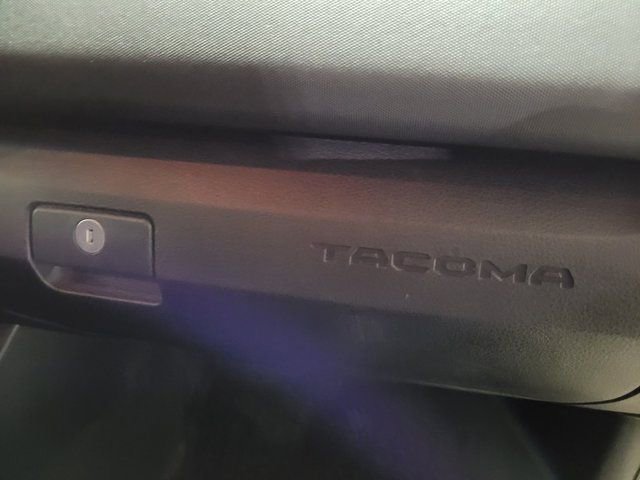 Used 2018 Toyota Tacoma TRD Sport image 55