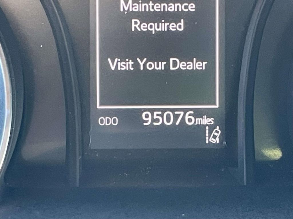 Used 2020 Toyota Camry SE image 37