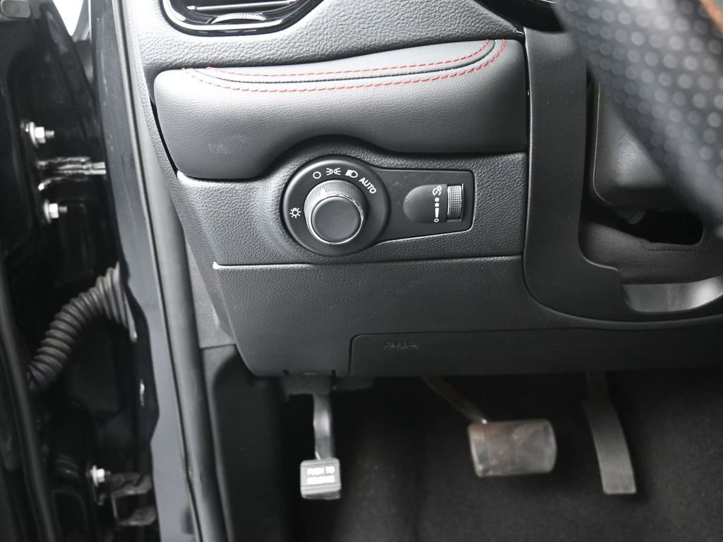 Used 2024 Dodge Durango GT AWD/4WD image 12