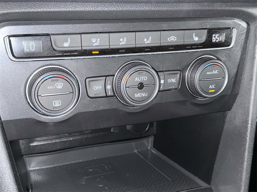 Used 2021 Volkswagen Tiguan SE image 25