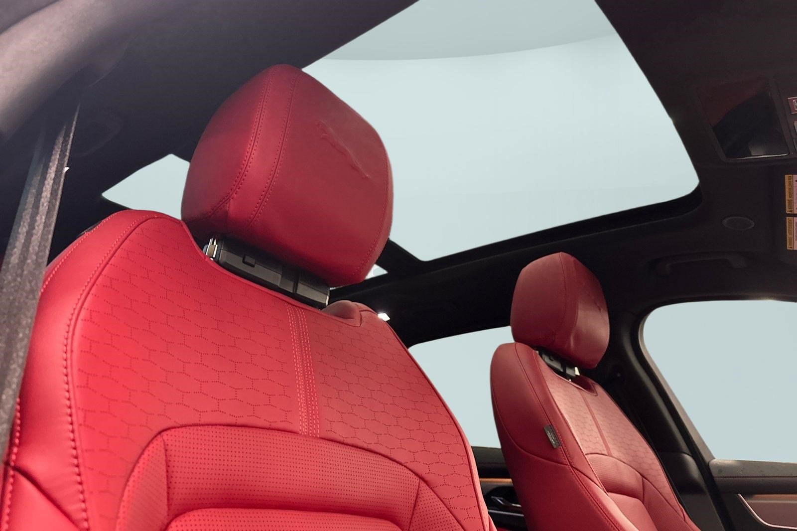 New 2025 Jaguar F-PACE R-Dynamic S AWD/4WD image 22