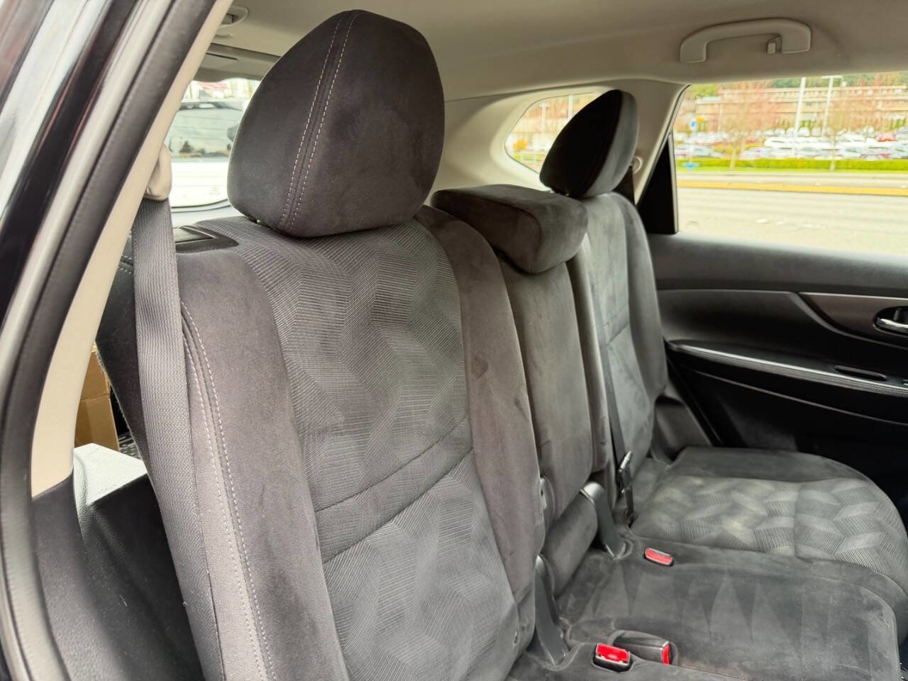 Used 2014 Nissan Rogue S image 21