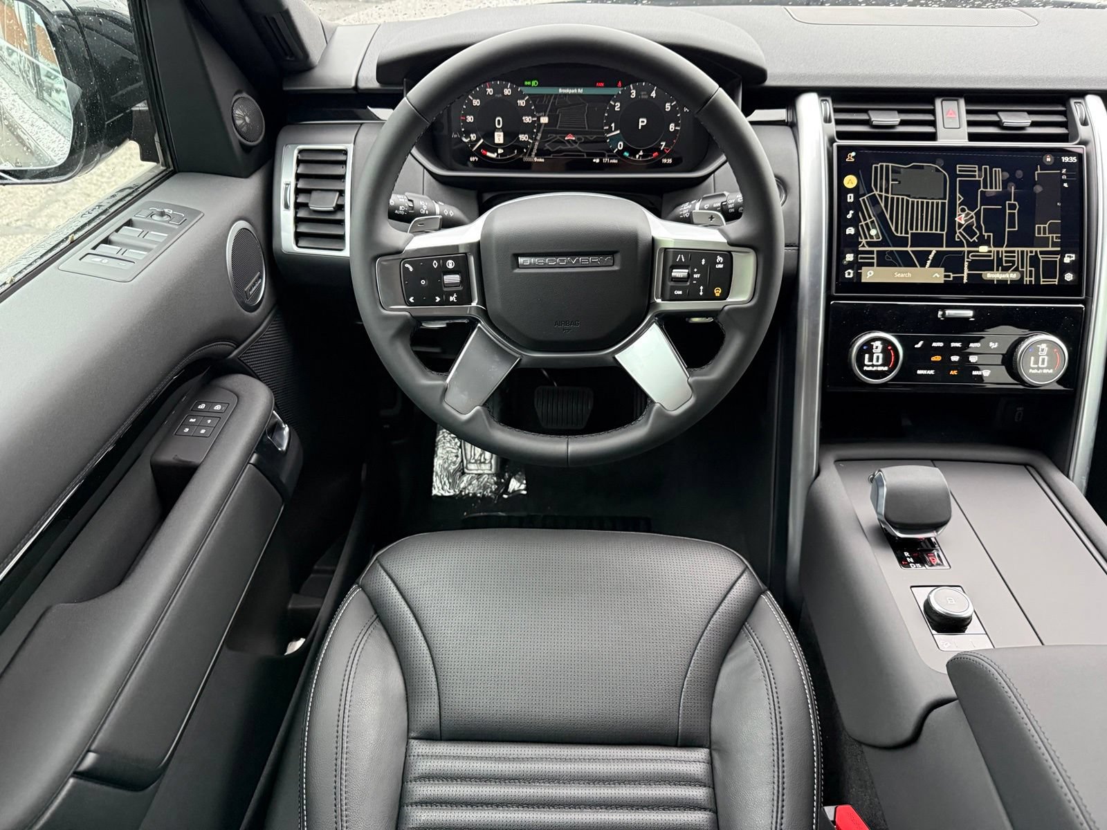 New 2026 Land Rover Discovery S AWD/4WD image 35