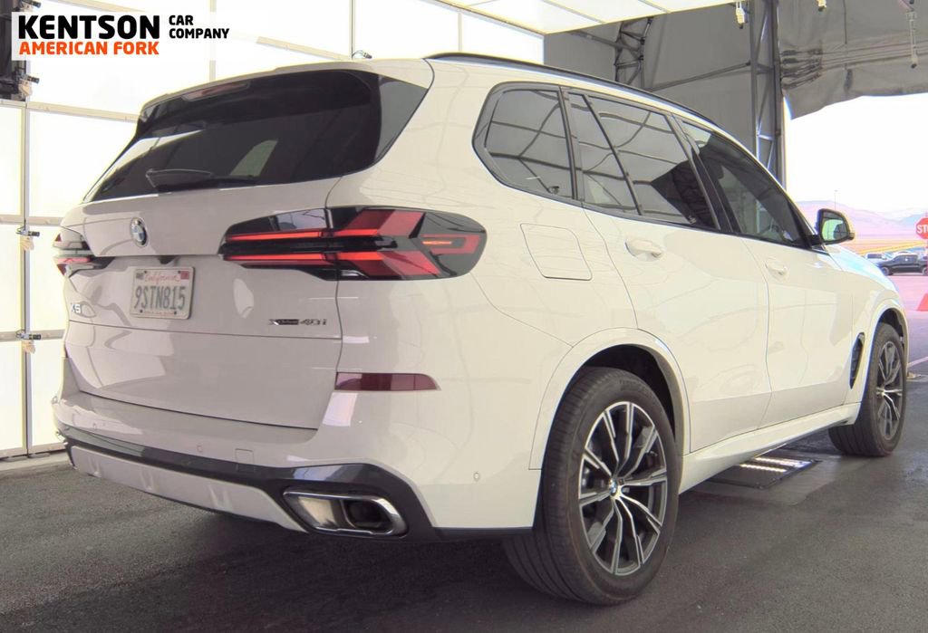 Used 2025 BMW X5 xDrive40i w/ M Sport Package image 2