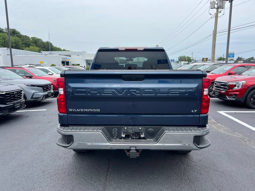 Used 2022 Chevrolet Silverado 1500 LT AWD/4WD image 4