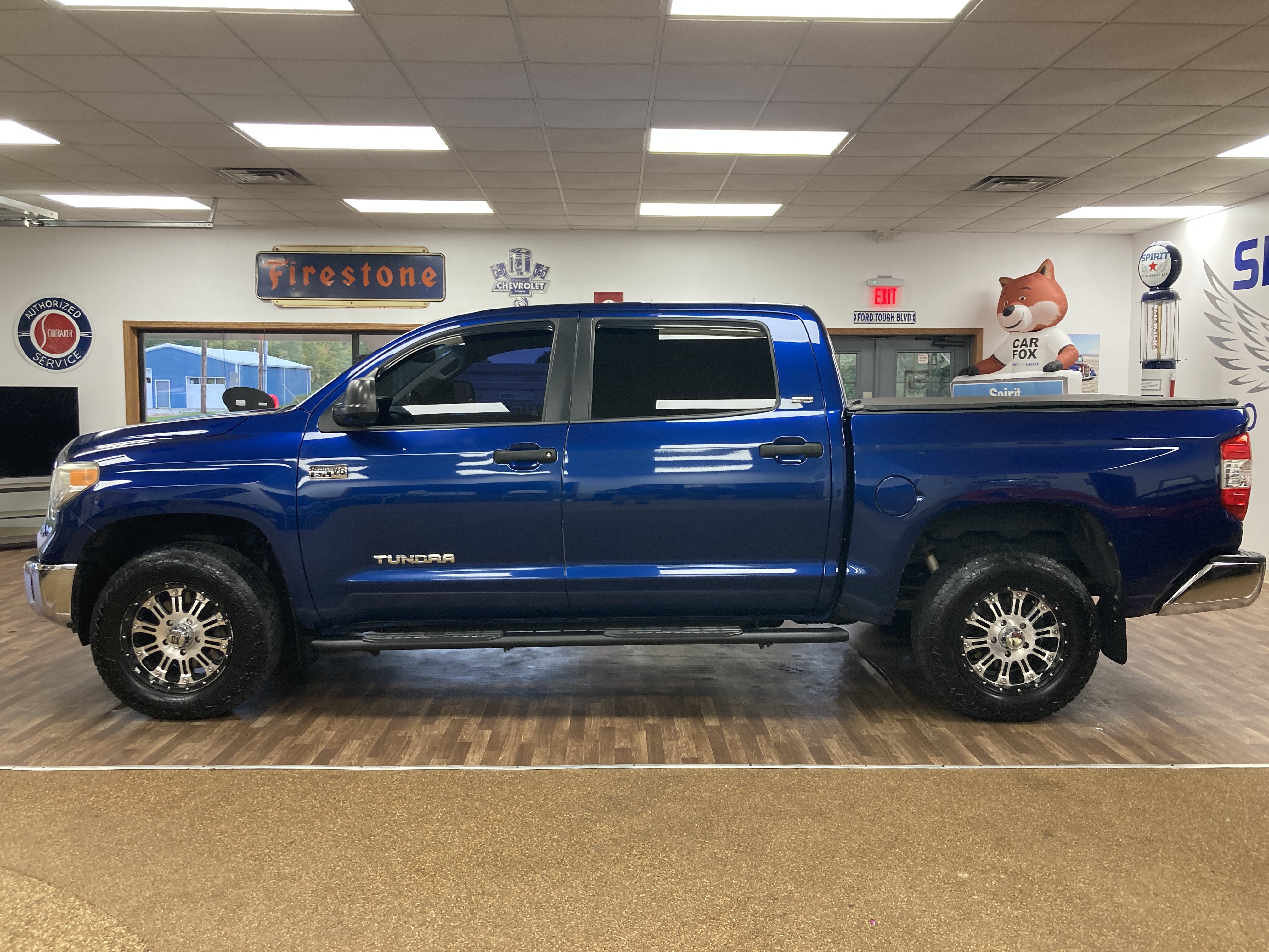Used 2014 Toyota Tundra SR5 w/ SR5 Upgrade Package AWD/4WD image 2