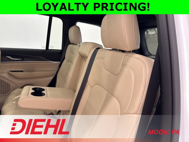 New 2025 Jeep Grand Cherokee Limited image 18