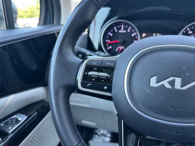 Used 2024 Kia Carnival EX FWD image 24