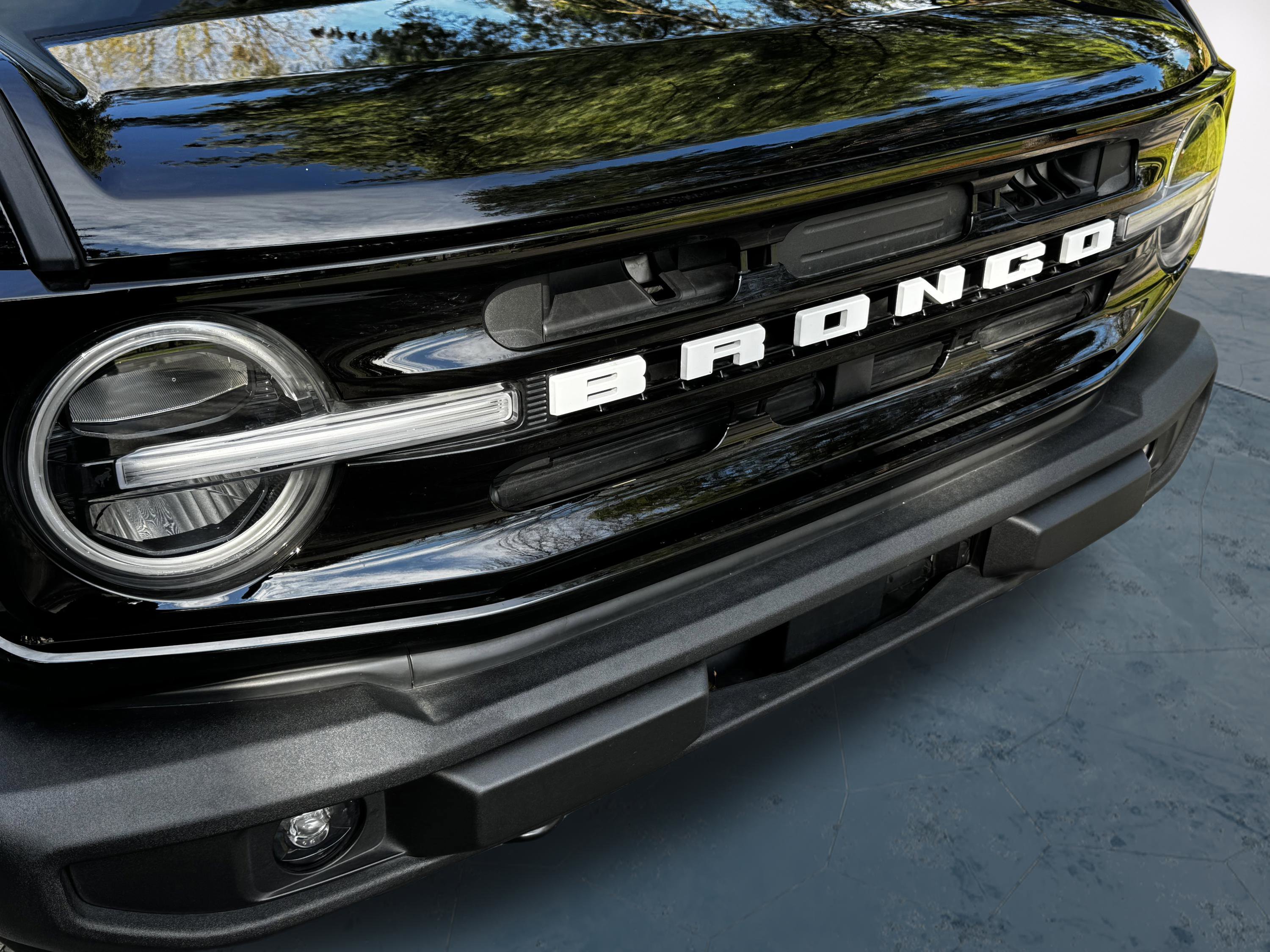 Used 2023 Ford Bronco Outer Banks image 14