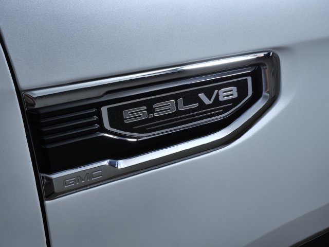 Used 2019 GMC Sierra 1500 SLT w/ SLT Premium Plus Package AWD/4WD image 8