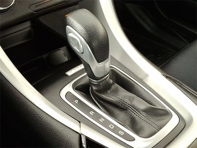 Used 2015 Ford Fusion SE image 16