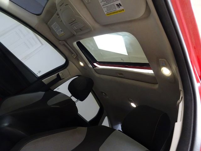 Used 2014 Ford Focus SE w/ SE Sport Package image 15