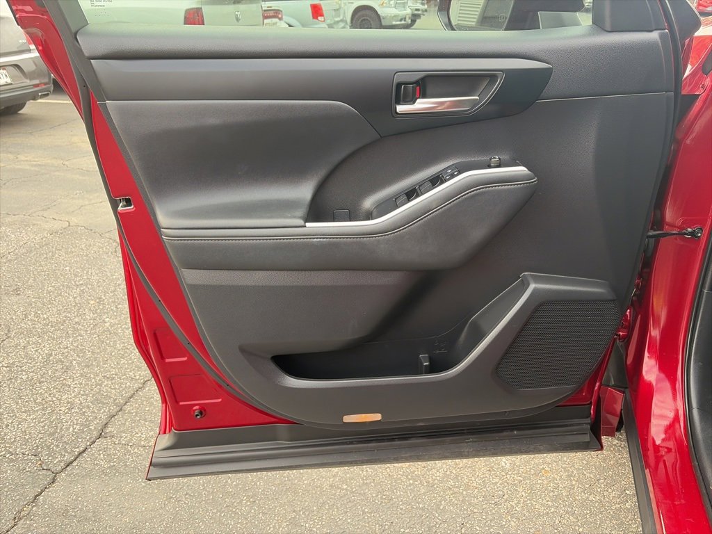 Used 2021 Toyota Highlander XSE image 14