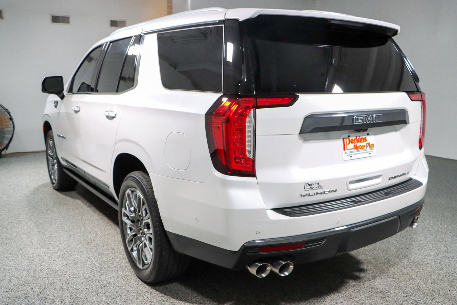 Used 2023 GMC Yukon Denali Ultimate image 9