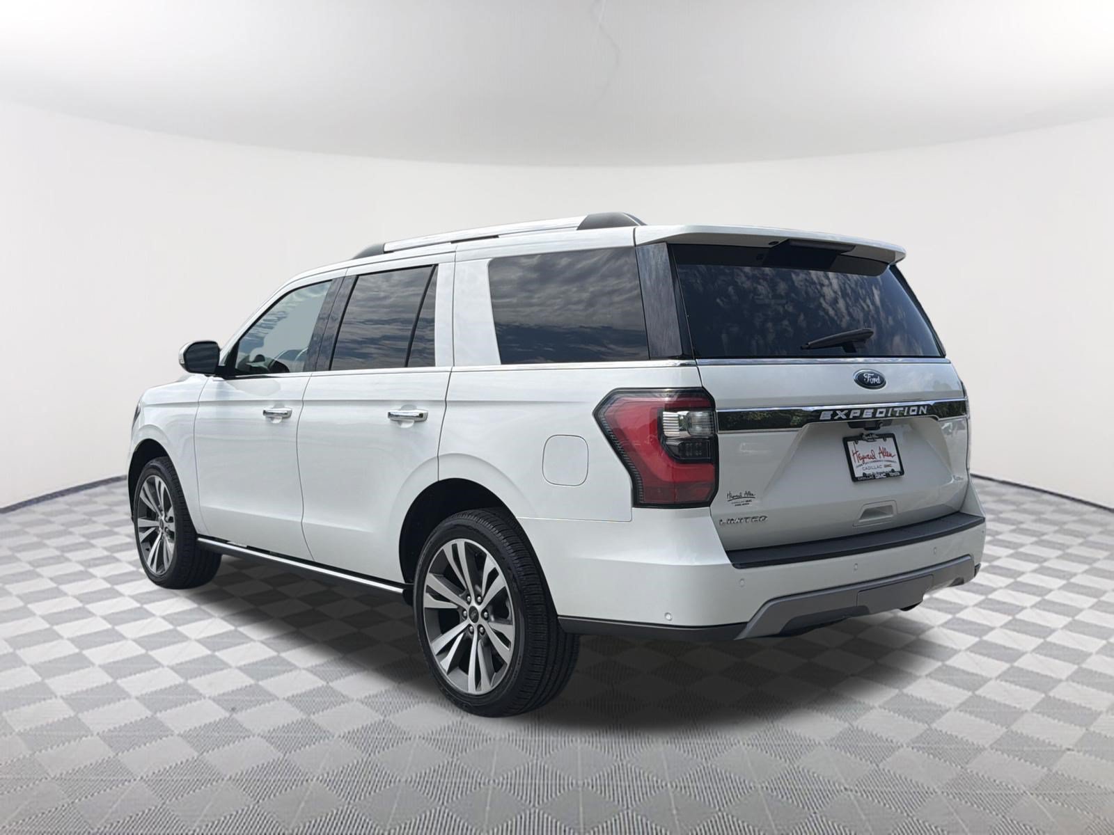 Used 2021 Ford Expedition Limited AWD/4WD image 3