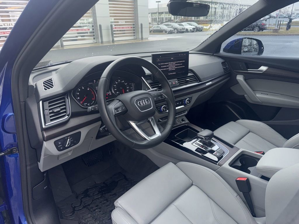Used 2023 Audi Q5 2.0T Premium w/ Convenience Package image 38