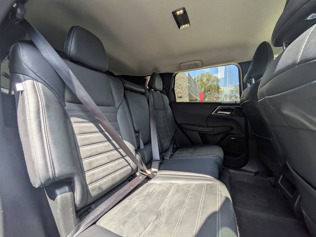 Used 2025 Mitsubishi Outlander SE AWD/4WD image 30