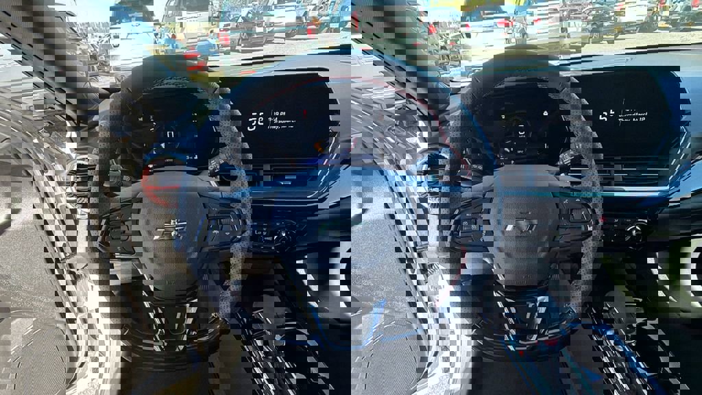 New 2026 Chevrolet Trax RS w/ Sunroof Package image 19