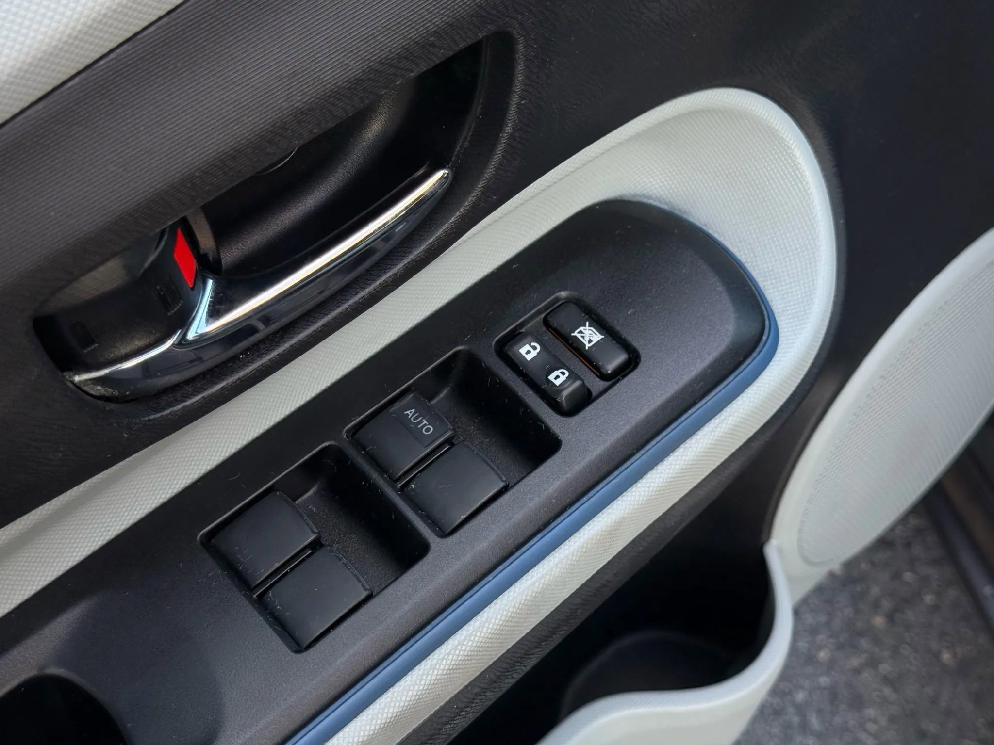 Used 2012 Toyota Prius C One image 14