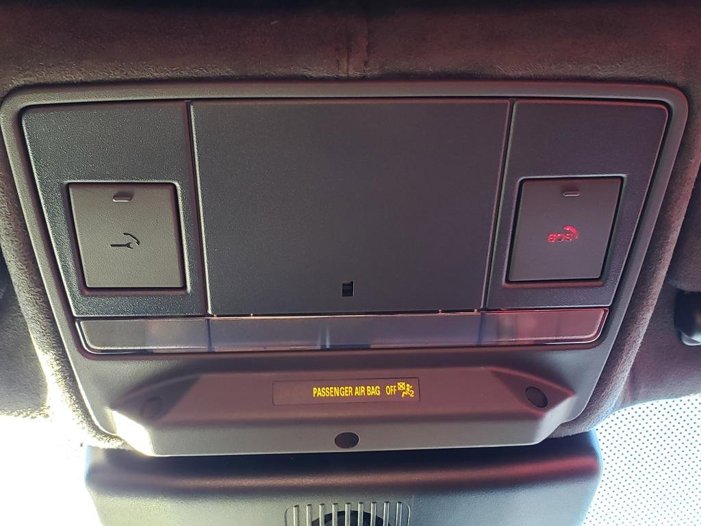 Used 2023 Jaguar F-TYPE R image 31