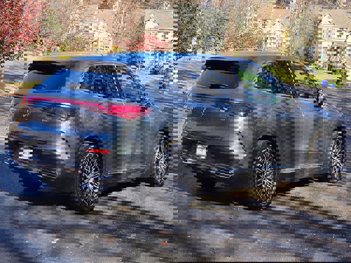 Used 2023 Mercedes-Benz EQE 500 4MATIC SUV image 6