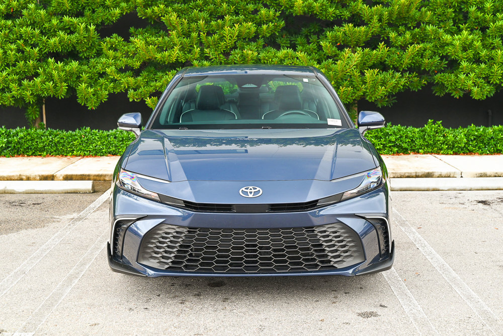 Used 2026 Toyota Camry SE FWD image 2
