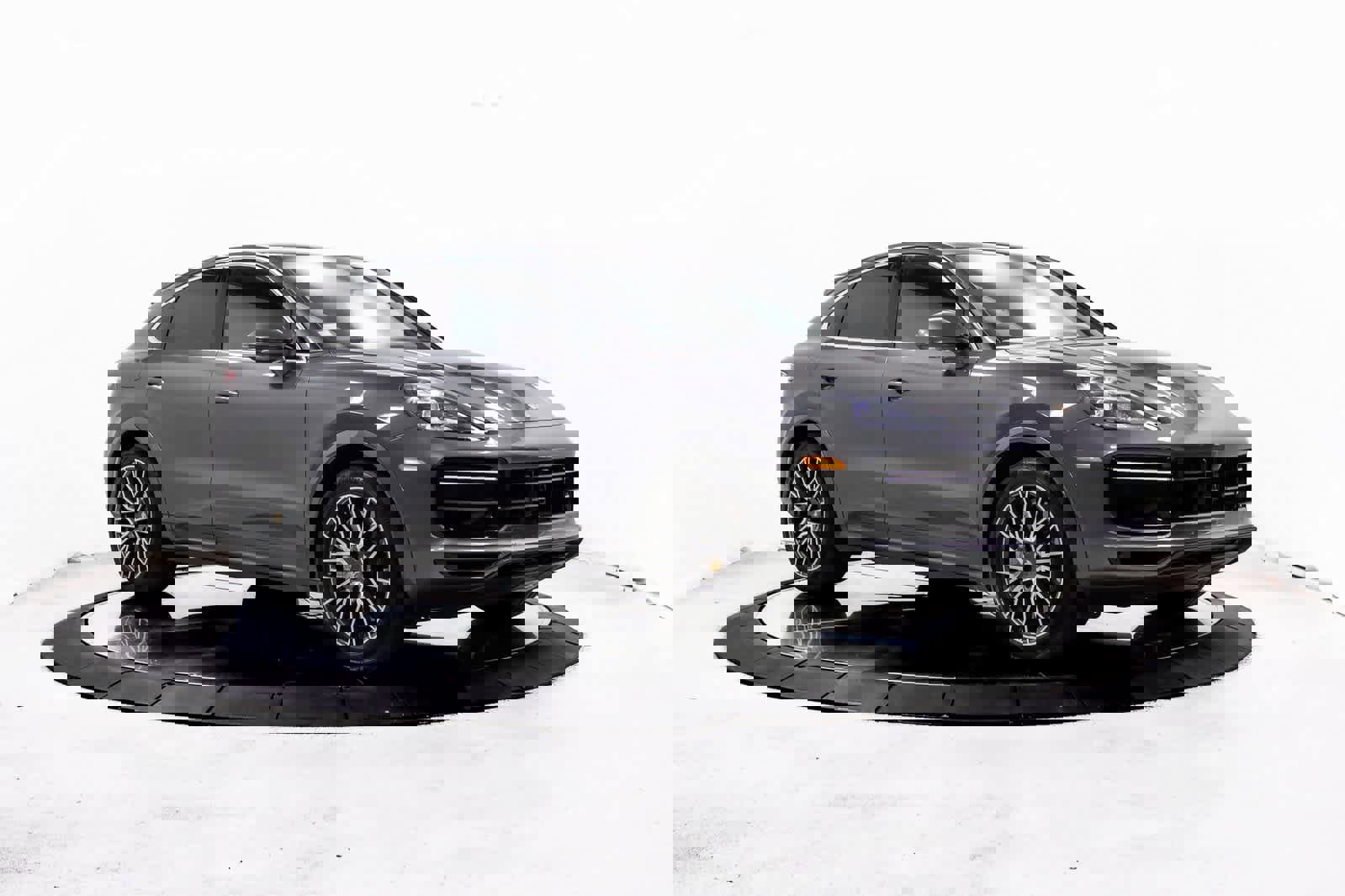 Certified 2022 Porsche Cayenne Turbo image 9