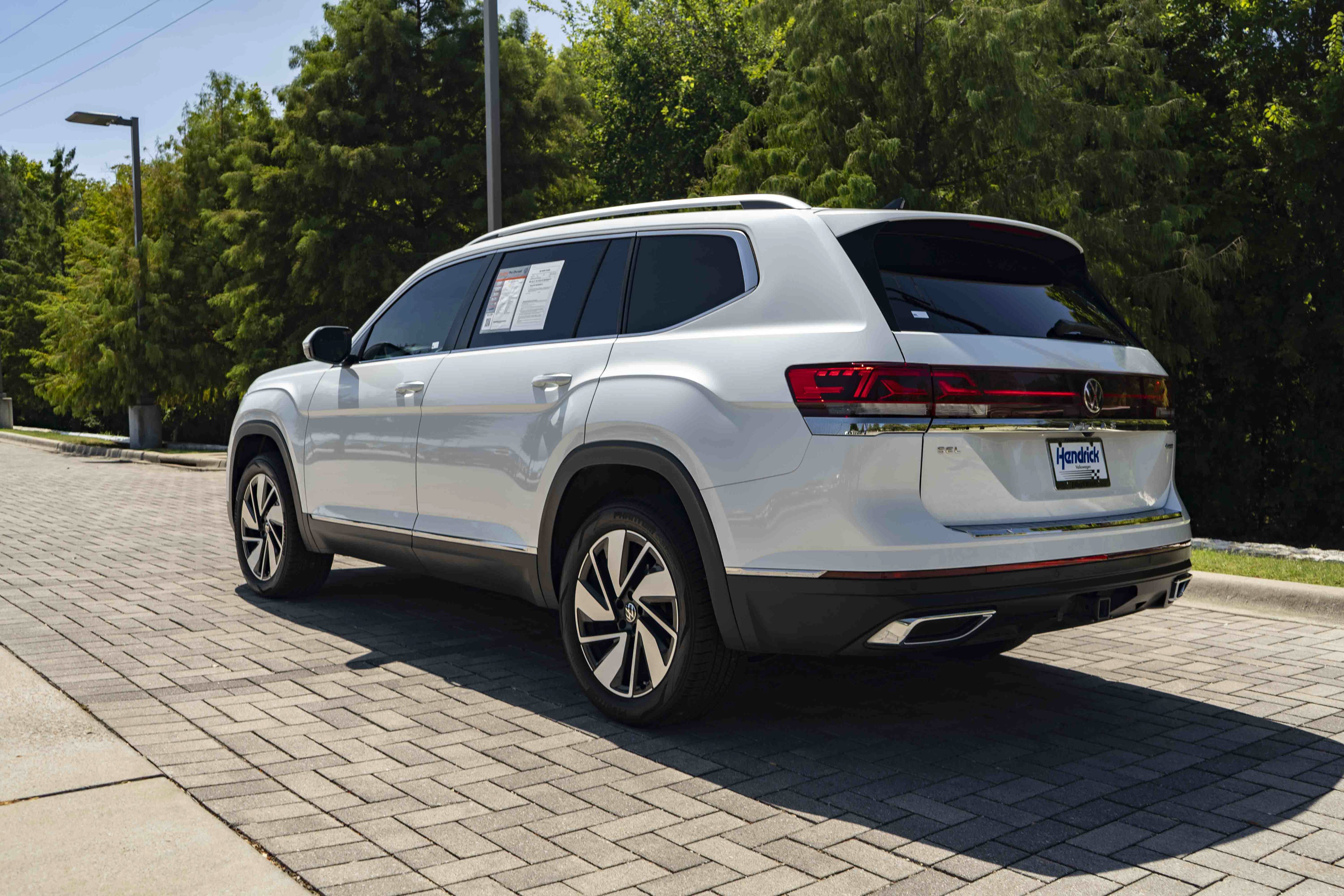 Certified 2024 Volkswagen Atlas SEL AWD/4WD image 6