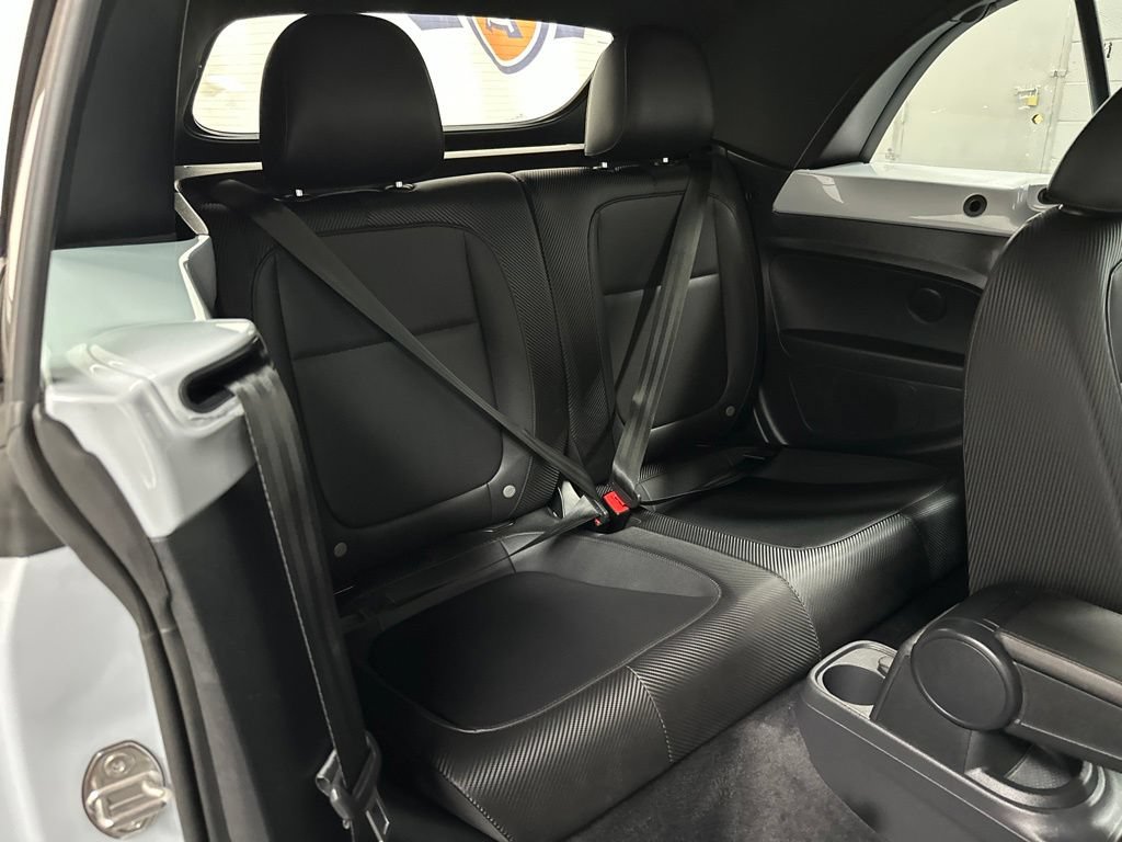 Used 2019 Volkswagen Beetle 2.0T SE FWD image 25