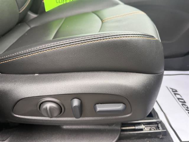 Used 2023 Chevrolet Equinox Premier image 17