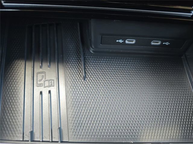 Used 2025 Volkswagen Atlas Cross Sport SE w/ Panoramic Sunroof Package image 19